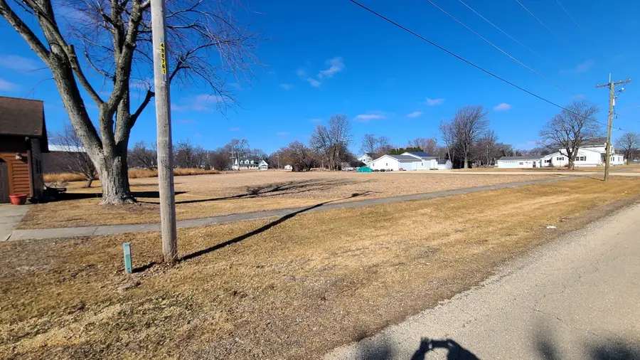 104 N East Avenue, Amboy, IL 61310 - #3