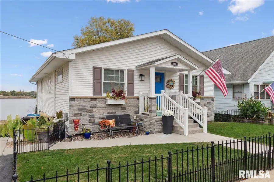 114 4th Street, Fulton, IL 61252 - #2