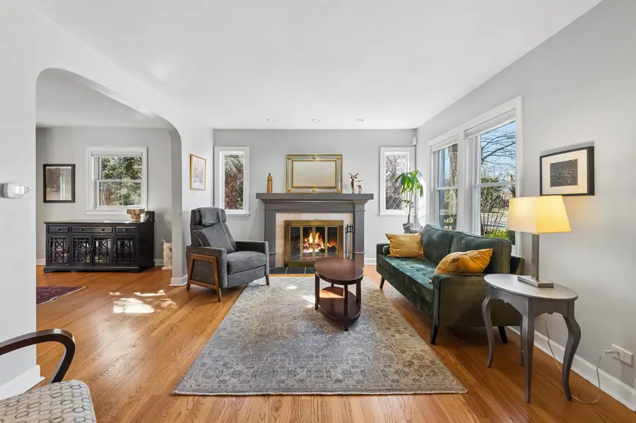 6831 N Kilpatrick Avenue, Lincolnwood, IL 60712 - #2