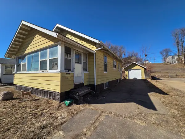 2410 Camanche Avenue, Clinton, IA 52732