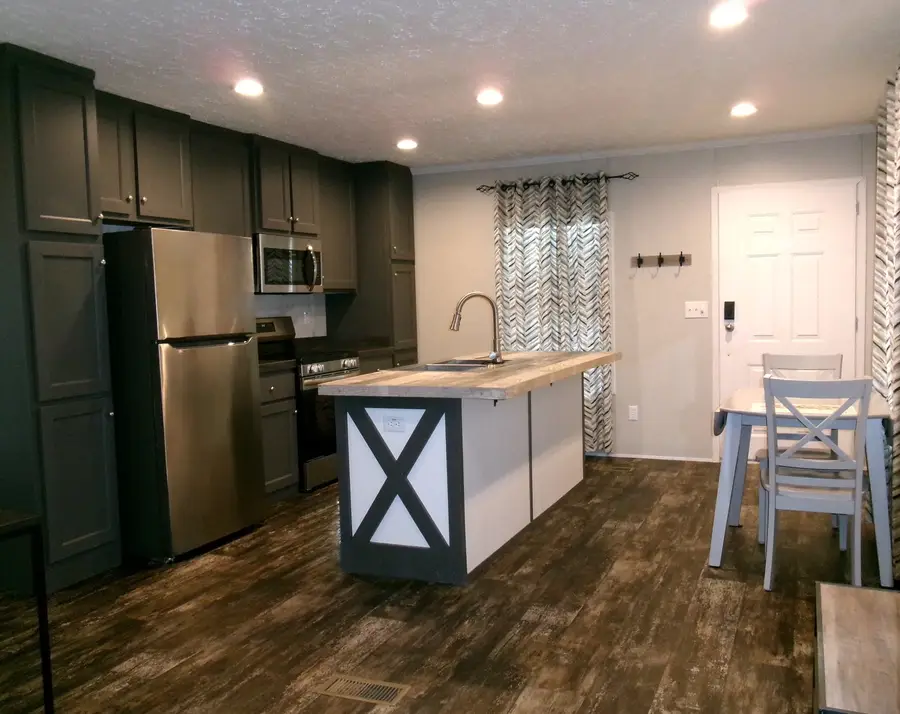 205 & 207 5th Street, Carmi, IL 62821 - #2