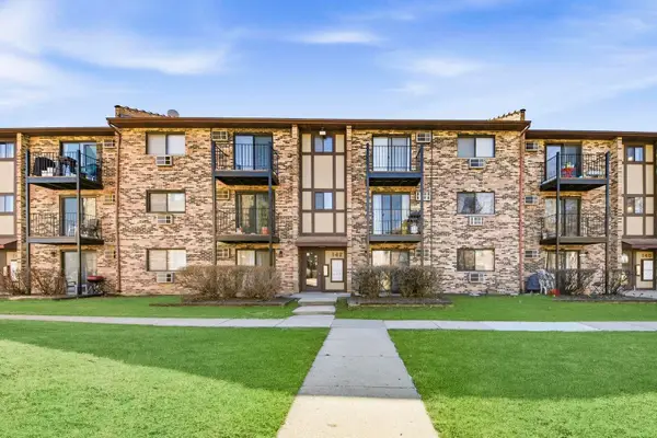 142 Klein Creek Court #B, Carol Stream, IL 60188