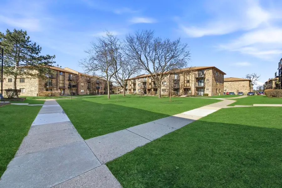 142 Klein Creek Court #B, Carol Stream, IL 60188 - #2