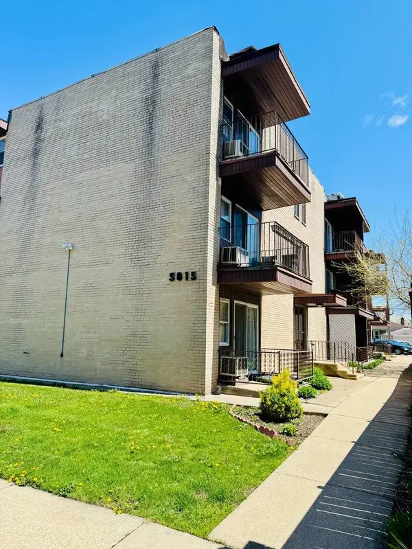 5815 N Spaulding Avenue #2B, Chicago, IL 60659