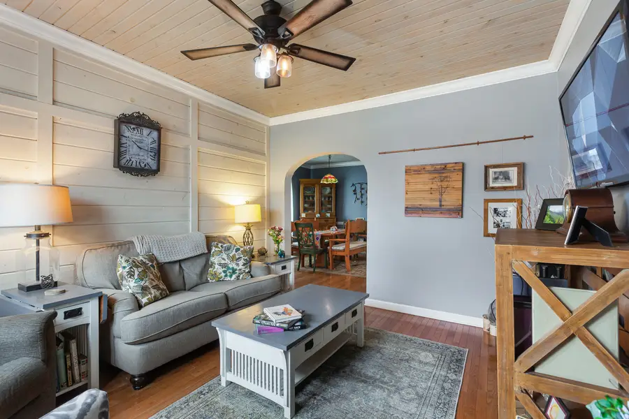 400 Marguerite Street, Elgin, IL 60123 - #3