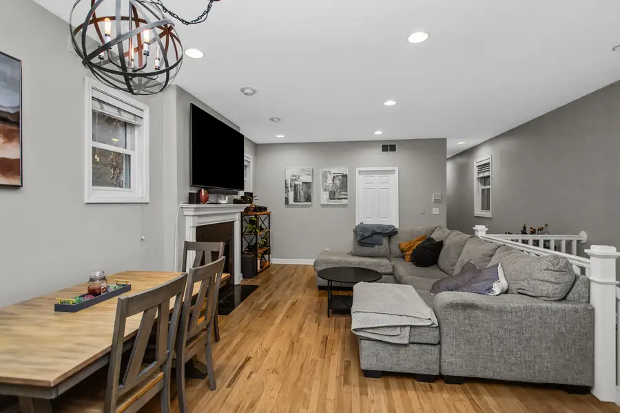 1413 N Bosworth Avenue #1, Chicago, IL 60642 - #3