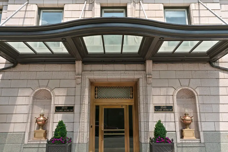 3500 N Lake Shore Drive #3C, Chicago, IL 60657 - #2