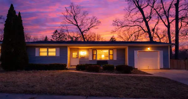 1105 Somerset Mall, McHenry, IL 60050