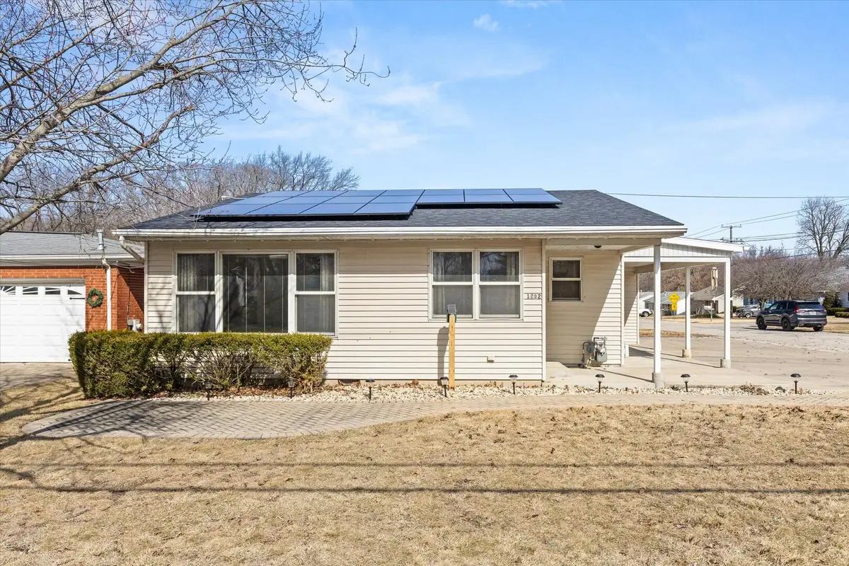 1002 N Oakley Avenue, Streator, IL 61364 - #1