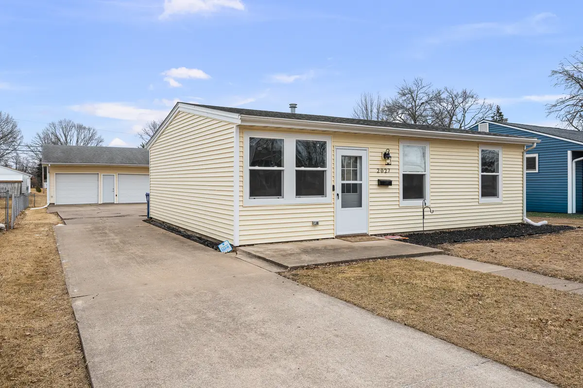 2027 N Michigan Avenue, Davenport, IA 52804 - #1