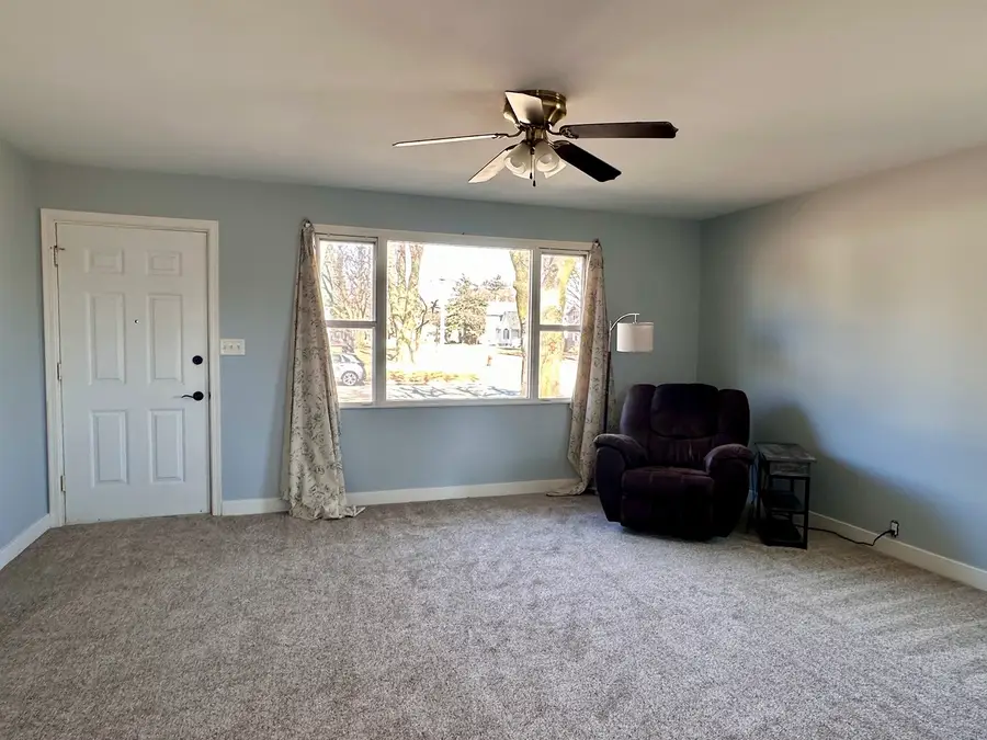 938 E Garden Street, Dekalb, IL 60115 - #3