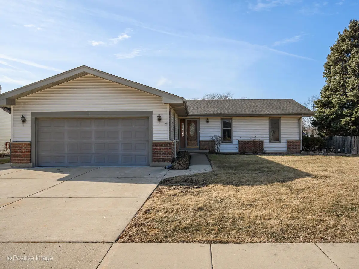 130 W End Road, Roselle, IL 60172 - #1