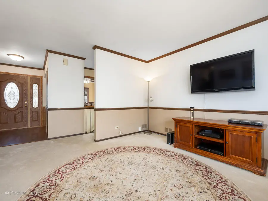 130 W End Road, Roselle, IL 60172 - #3