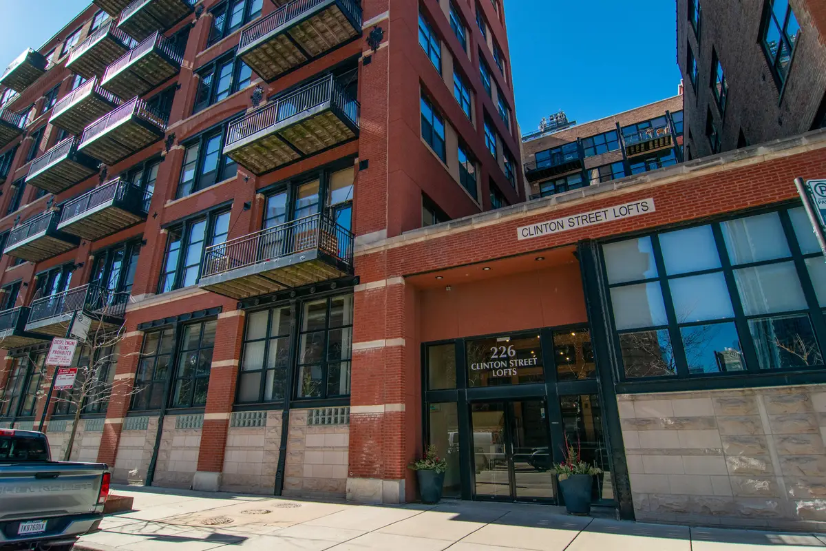 226 N Clinton Street #405, Chicago, IL 60661 - #1