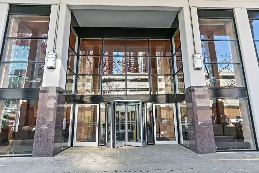 Address Withheld By Seller, Chicago, IL 60610 - #3