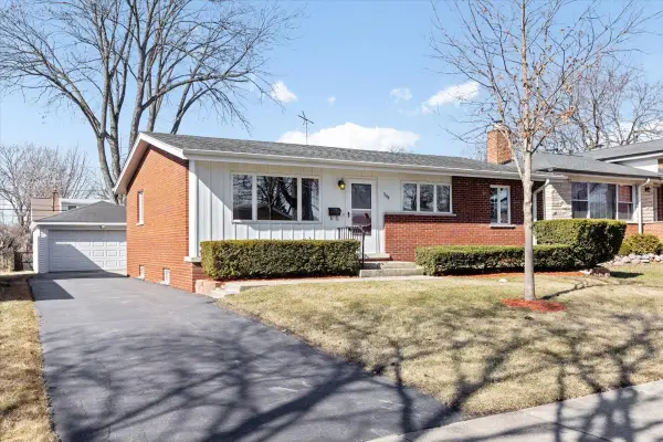 508 N Elmhurst Avenue, Mount Prospect, IL 60056