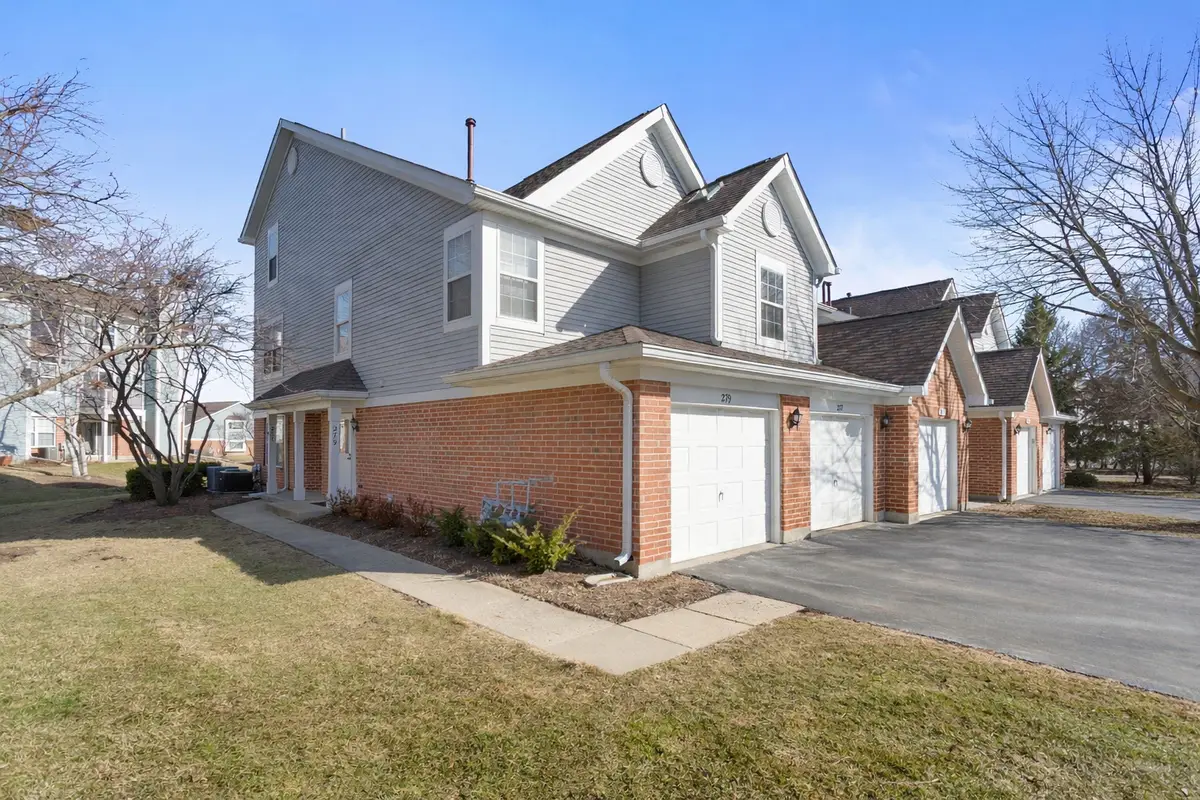 279 Regal Court, Roselle, IL 60172 - #1