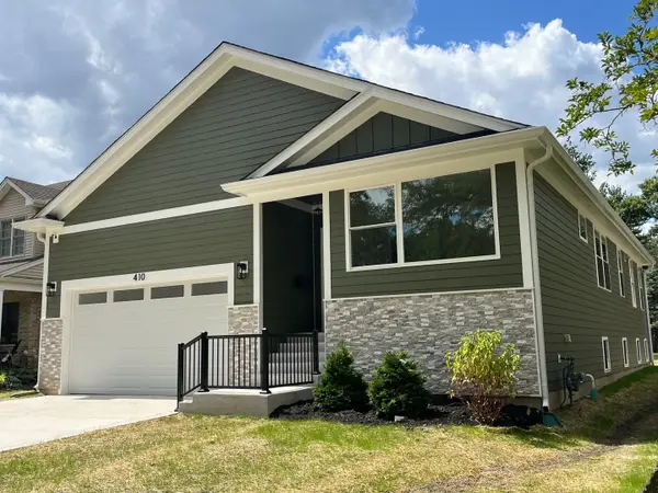 928 S Michigan Avenue, Villa Park, IL 60181