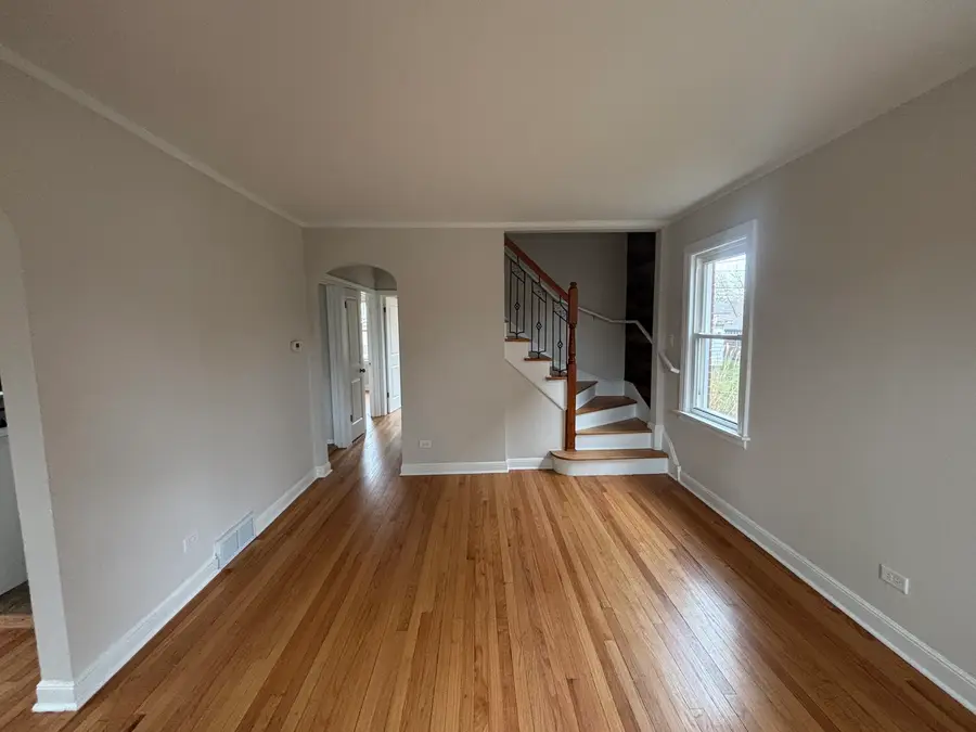 9631 S Francisco Avenue, Evergreen Park, IL 60805 - #2