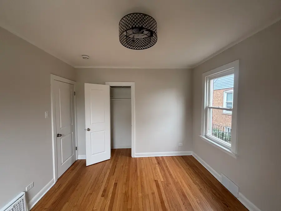 9631 S Francisco Avenue, Evergreen Park, IL 60805 - #3