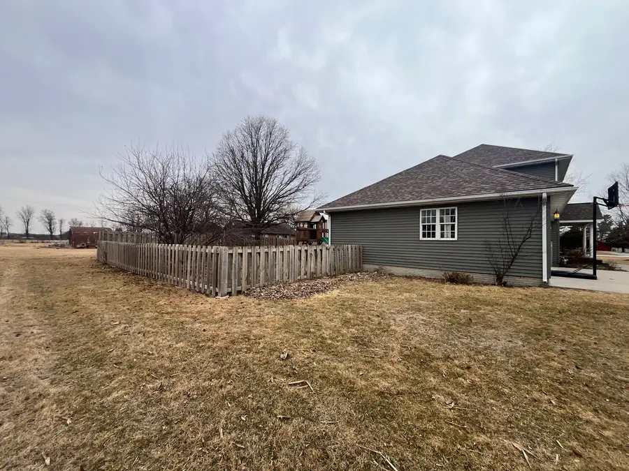 1117 Franklin Street, New Windsor, IL 61465 - #2