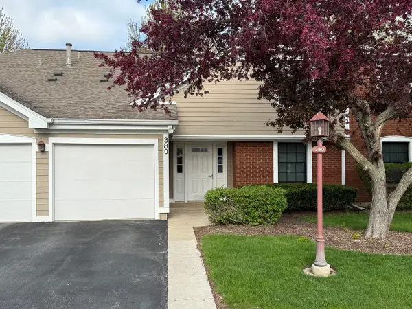380 Heather Court #B2, Schaumburg, IL 60193