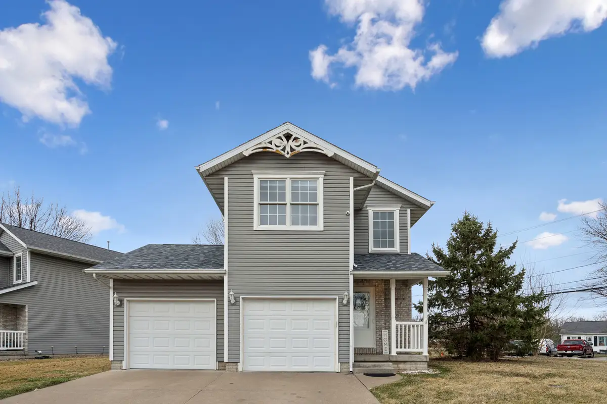 409 11th Ave A Court, Silvis, IL 61282 - #1