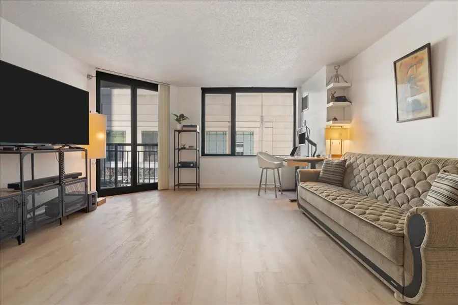 Address Withheld By Seller, Chicago, IL 60611 - #3