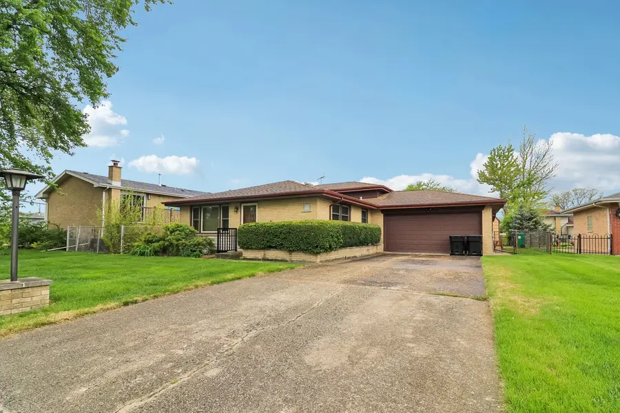 8136 Odell Avenue, Bridgeview, IL 60455 - #2