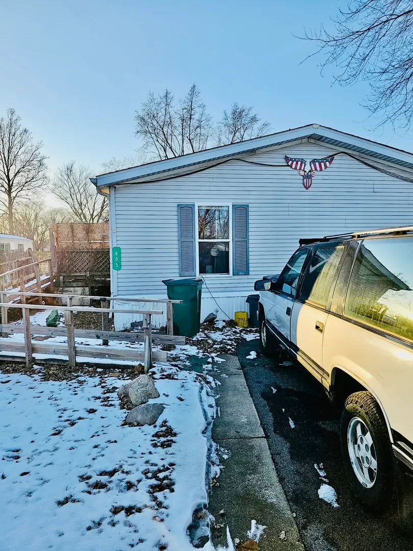 605 Carriage Lane Estates, Streator, IL 61364 - #2
