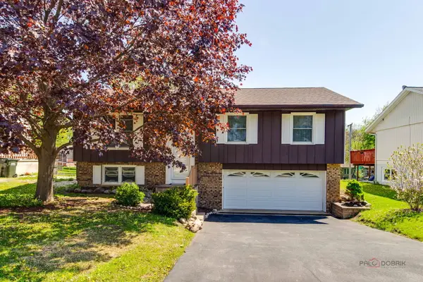 14 Wander Way, Lake In The Hills, IL 60156