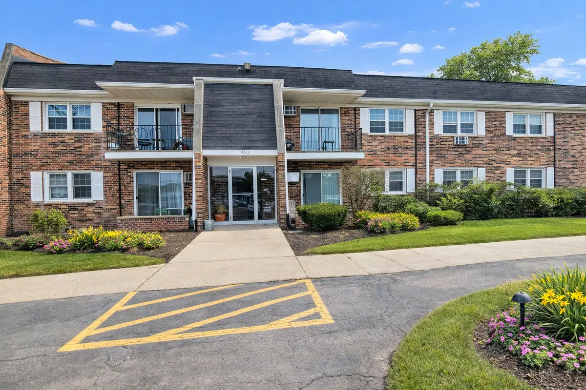 2431 Ogden Avenue #10, Downers Grove, IL 60515 - #1