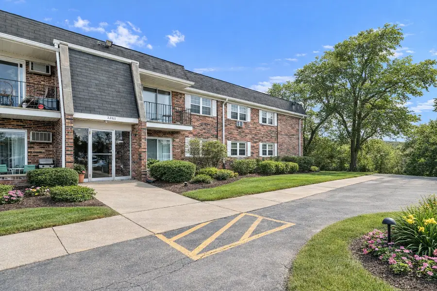 2431 Ogden Avenue #10, Downers Grove, IL 60515 - #2