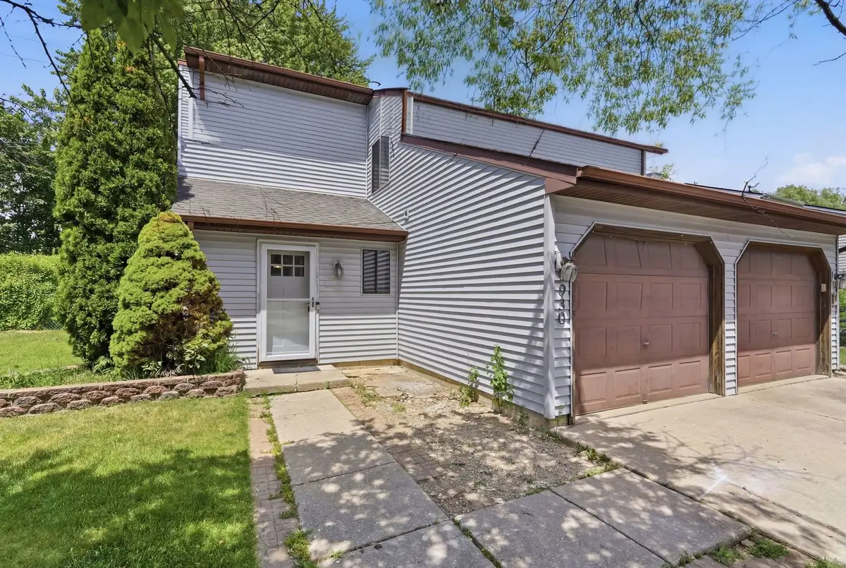 930 Autumn Lane, Aurora, IL 60505 - #1