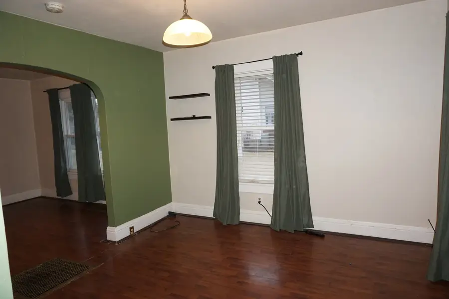 1020 E Cleveland Avenue, Hobart, IN 46342 - #3