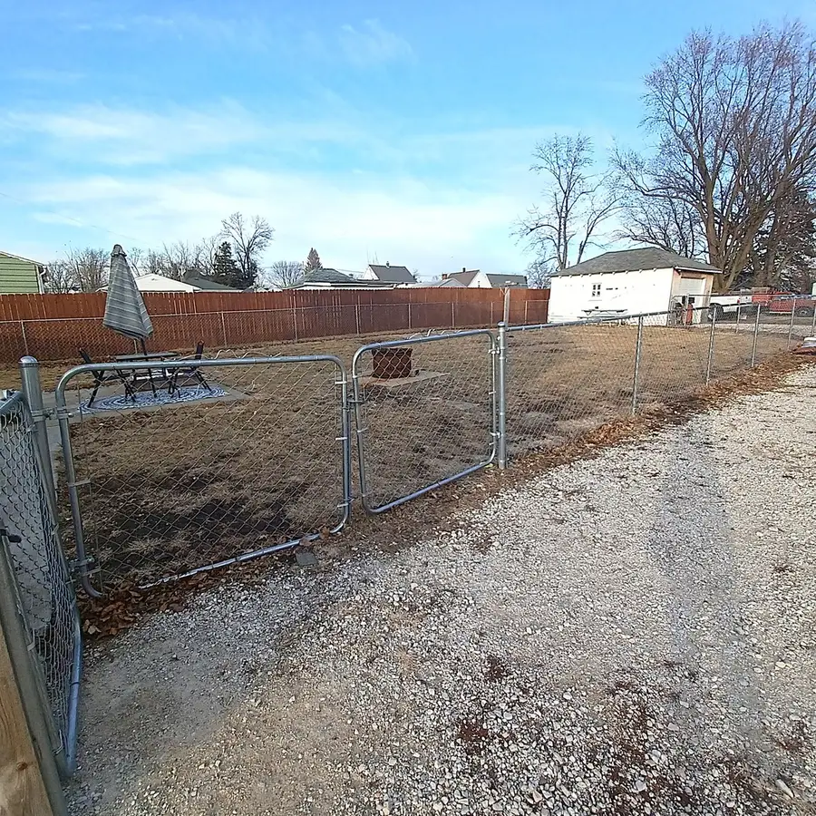 122 S. Beach Street, Kewanee, IL 61443 - #2