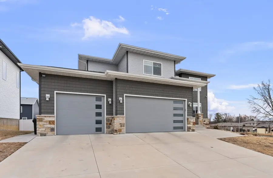 3717 N Birchwood Avenue, Davenport, IA 52806 - #2