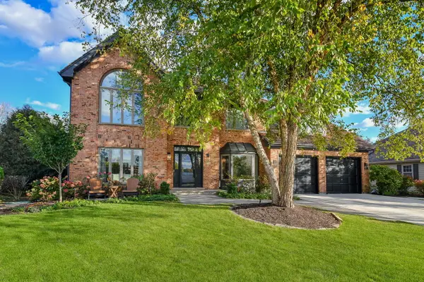 24 Winners Cup Circle, Wheaton, IL 60189