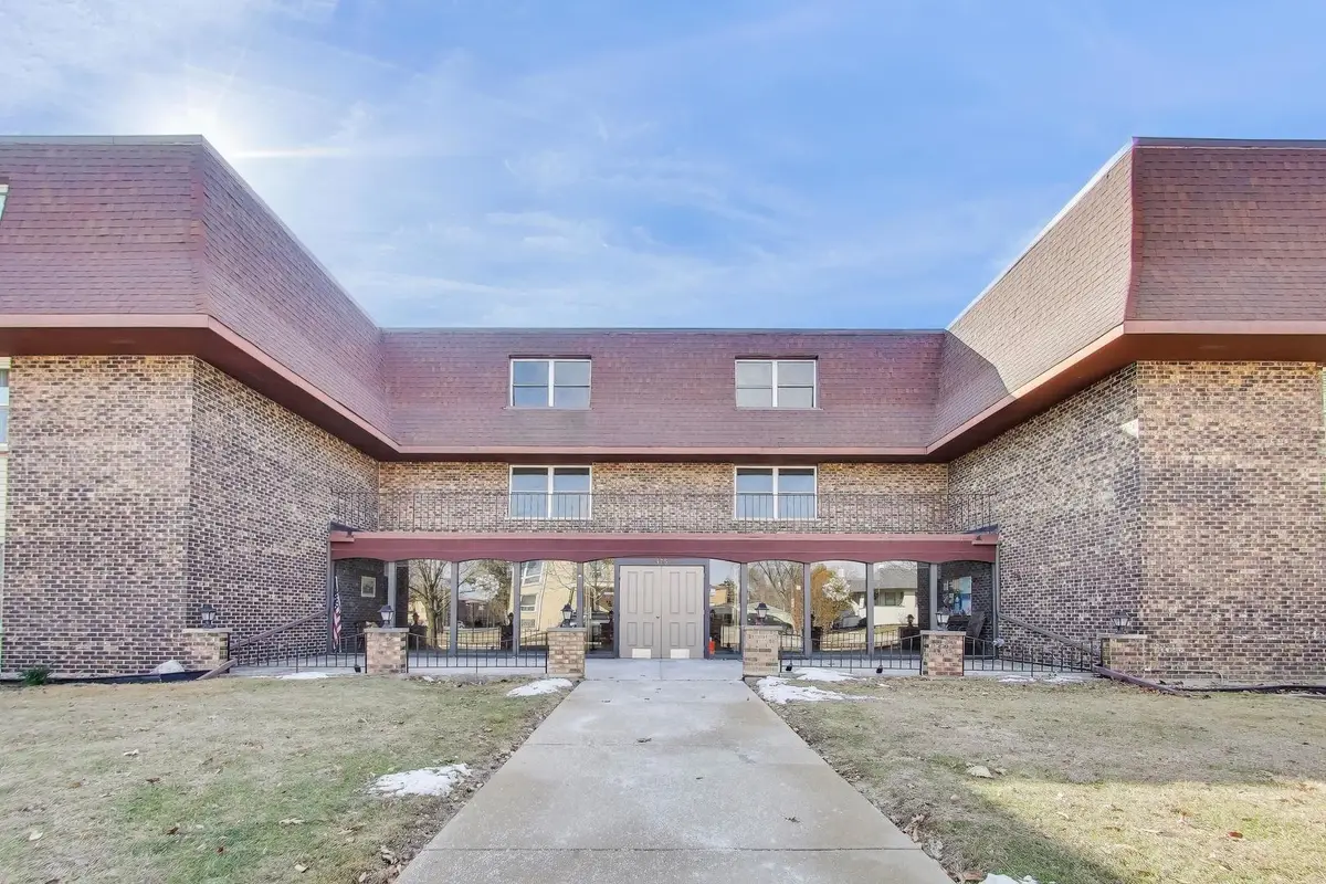 475 Shenstone Road #104, Riverside, IL 60546 - #1