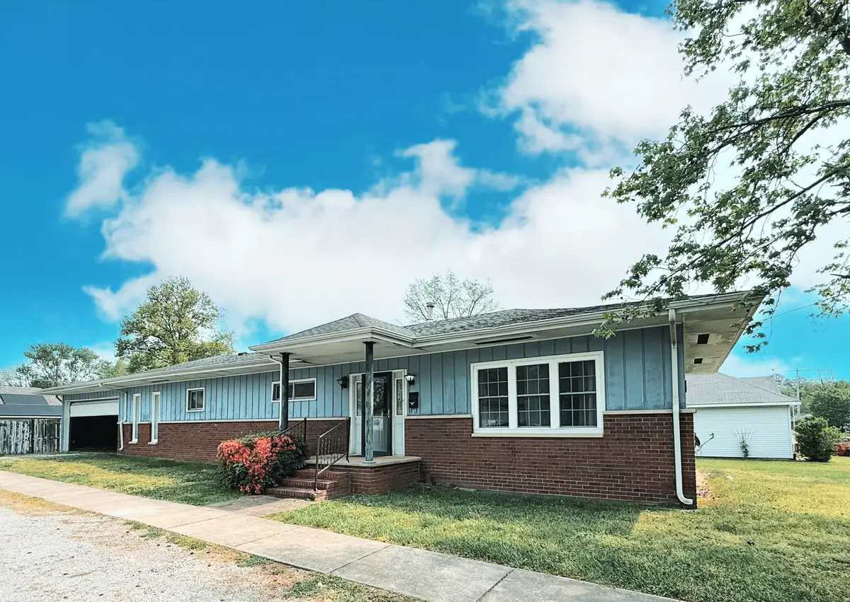 1401 E St Louis Street, West Frankfort, IL 62896 - #1