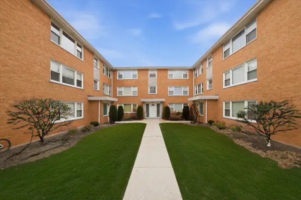 6925 W 64th Place #3F, Chicago, IL 60638