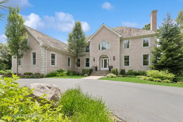 301 Belle Foret Drive, Lake Bluff, IL 60044