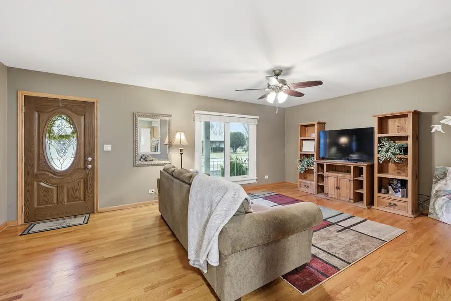 1106 Lovell Court, Elk Grove Village, IL 60007 - #3