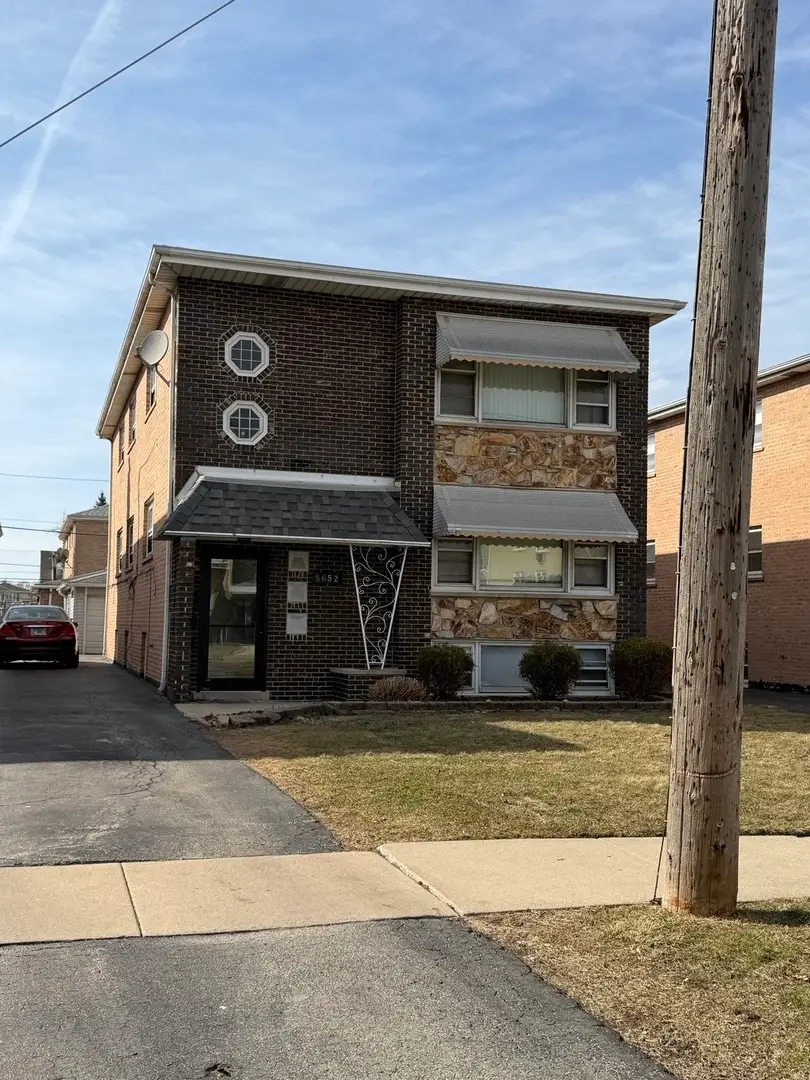 8652 S Leamington Street, Burbank, IL 60459 - #2