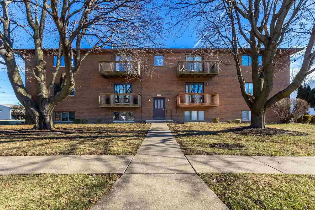 4195 Fairview Drive #4, Bettendorf, IA 52722 - #1