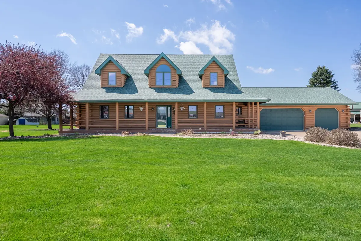 20664 N Brady Street, Davenport, IA 52806 - #1