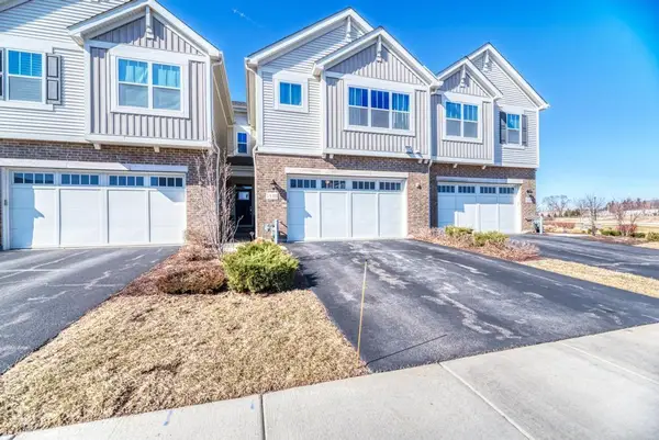 3S492 Barkley Avenue #19-4, Warrenville, IL 60555