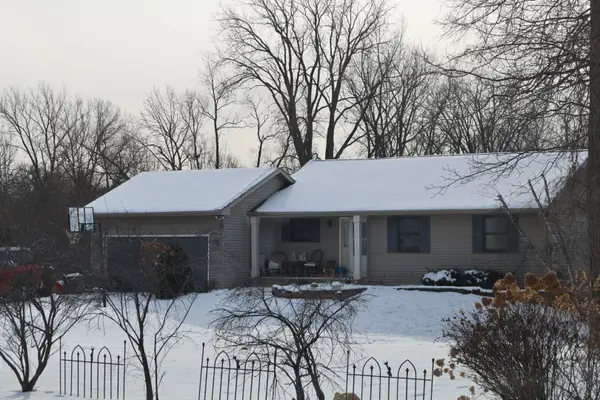 7523 Hickory Grove, Wonder Lake, IL 60097