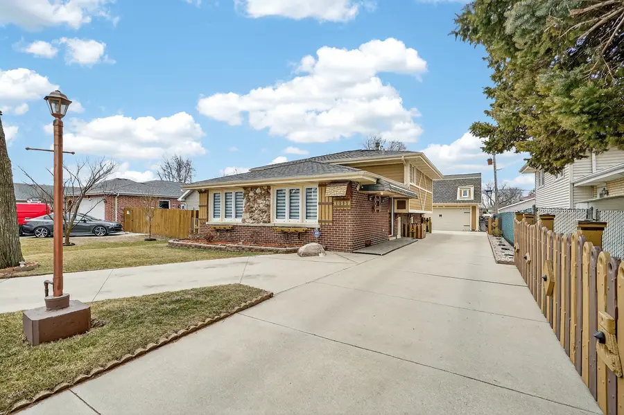 10532 S 80th Court, Palos Hills, IL 60465 - #2