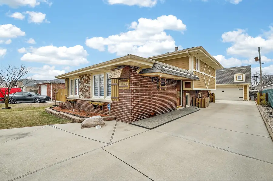 10532 S 80th Court, Palos Hills, IL 60465 - #3